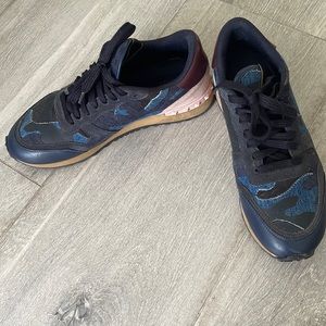 VALENTINO GARAVANI stud sneakers